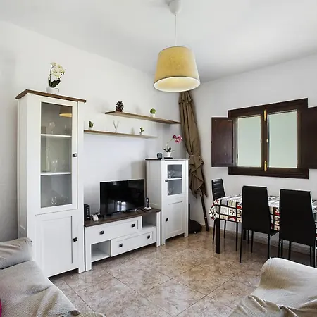 Palomino - Sleeps 4 - Parking - Pet Friendly *